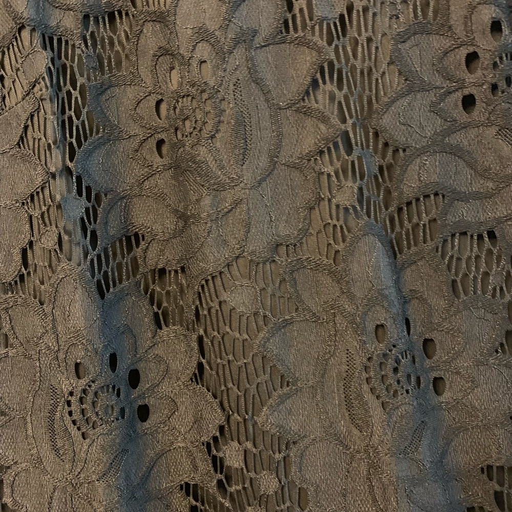 Black lace mini dress with lining. - Picture 4 of 5